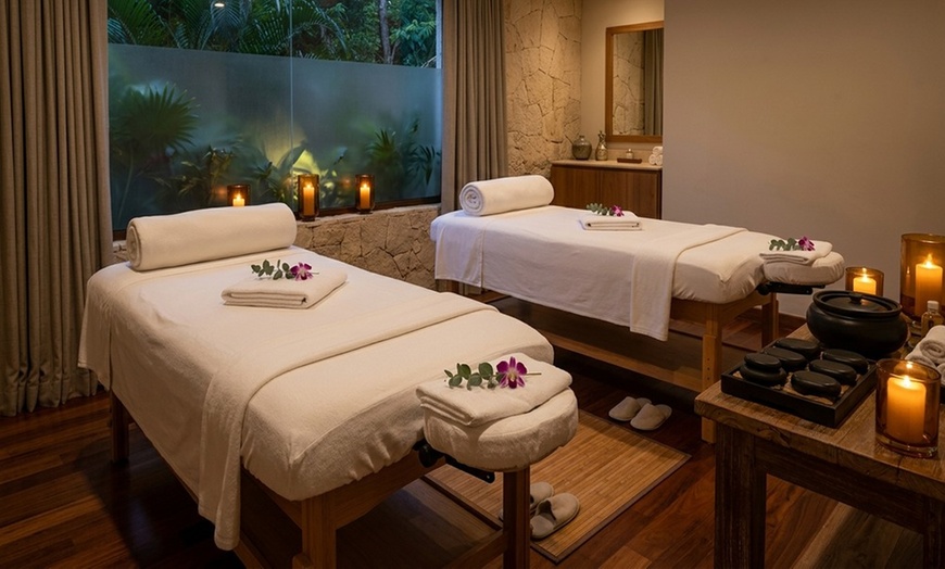 Image 3: 60-Minute Couples Massage with Hot Stones & Towels, Foot Scrub & Mask