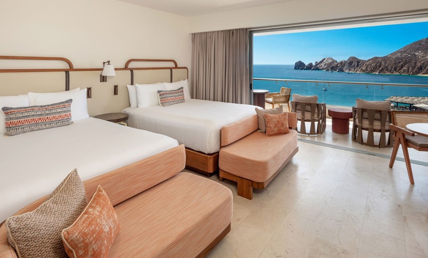 Image 26: Cabo Beachfront Resort with Infinity Pools & Rooftop Bar