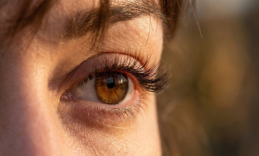 Image 8: Get Dramatic Lashes: Full Set of Mink Eyelash Extensions & 2-Week Fill
