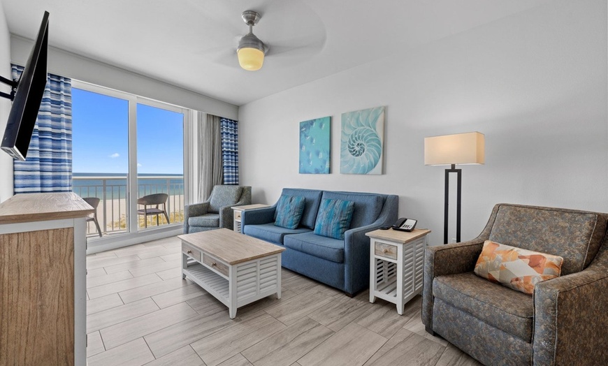 Image 29: Treasure Island Beachfront Suites with Rooftop Deck