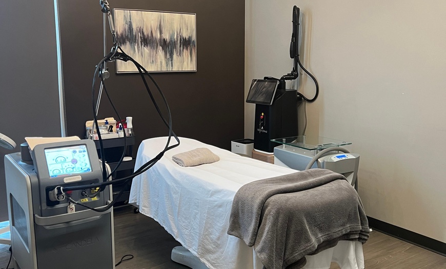 Image 7: 1-Year Unlimited Laser Hair Removal for Small, Medium and Large Areas

