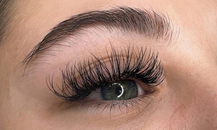 Full Set of Classic Eyelash Extensions - Lashed Society