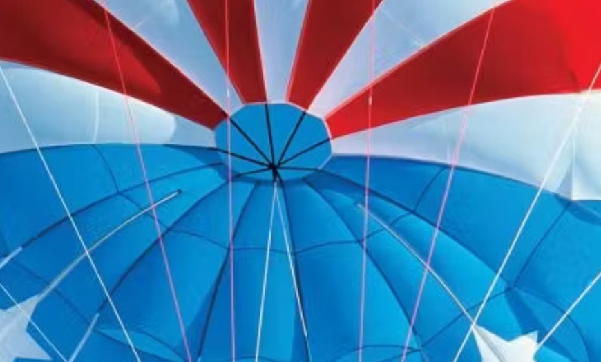 Image 4: Parasailing Adventure over Waikiki & Diamond Head
