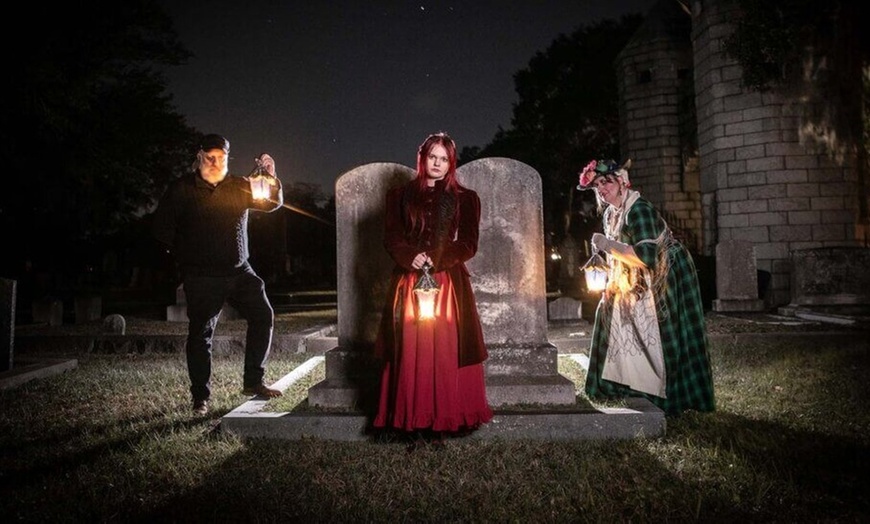 Image 4: Ghosts and Gravestones Tour of Boston
