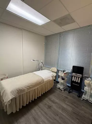 Enhance Your Style with One or Three 60 Minute Hydro Facial