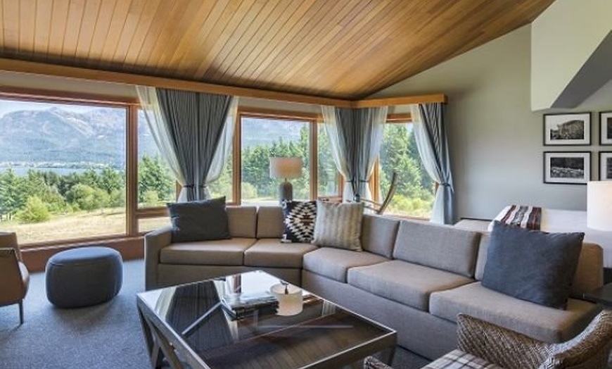 Image 19: Columbia River Gorge Lodge with Spa & Indoor Pool
