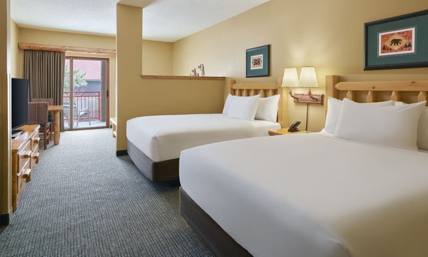 Image 19: Great Wolf Lodge Kansas City Water Park Resort