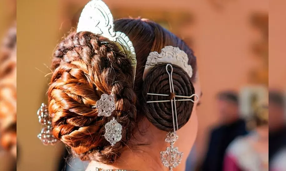 Brilla estas Fallas: maquillaje y/o peinado de fallera para 1 persona