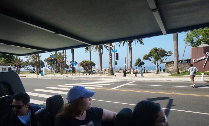 Image 4: 2-Hour Open-Air Malibu Tour: PCH, Beaches & Celebrity Homes