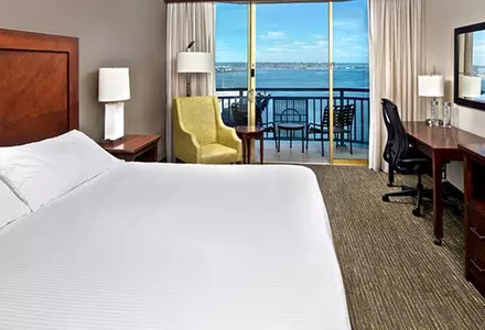 1 King Bed, Bay View