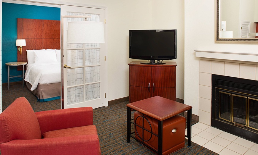 Image 16: Ontario Airport Hotel with Free Breakfast and Full Kitchens