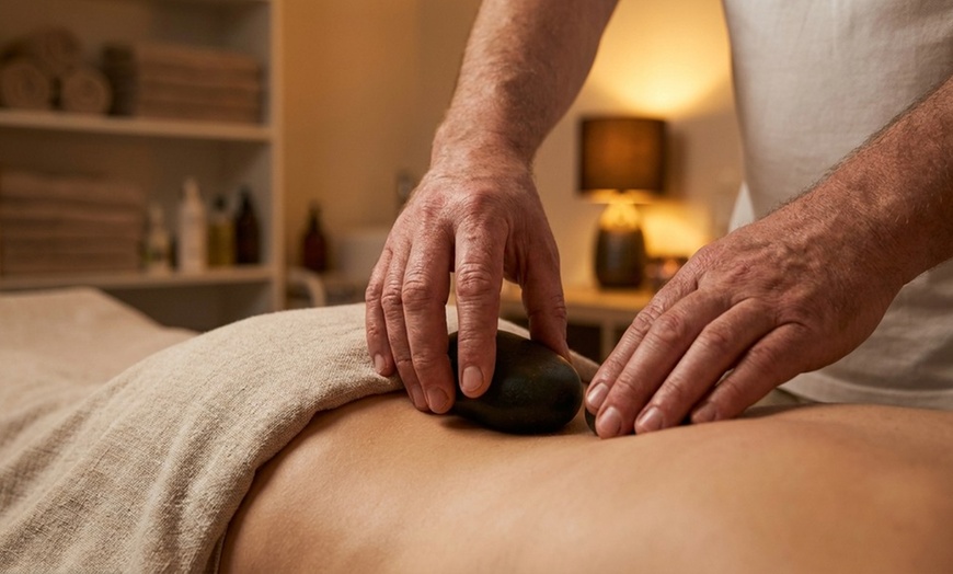 Image 8: Couples Massage with Hot Stones & Aromatherapy for Deep Relaxation