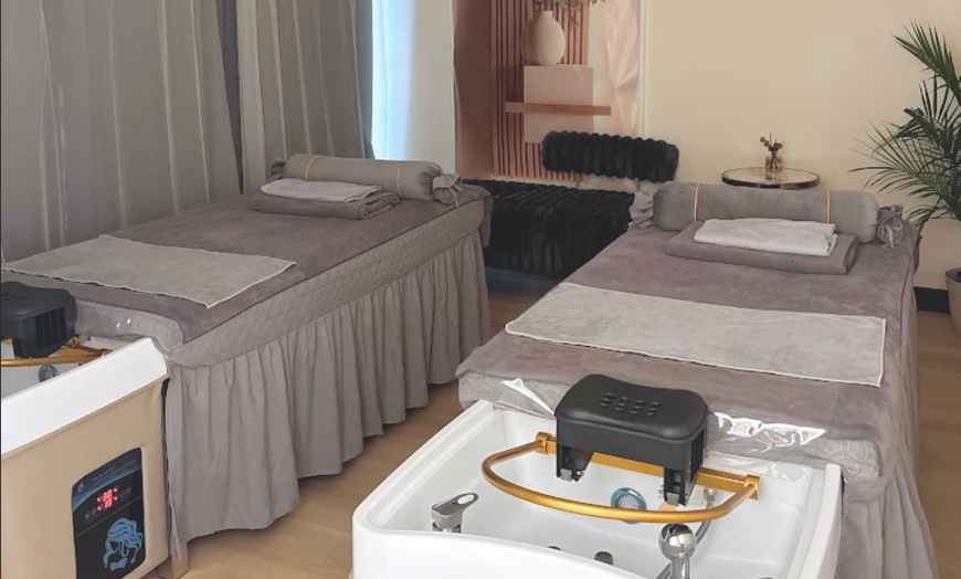 Image 6: 60/90 Min Head Spa for 1-2: 90 Min Includes MiniFacial or Back Massage