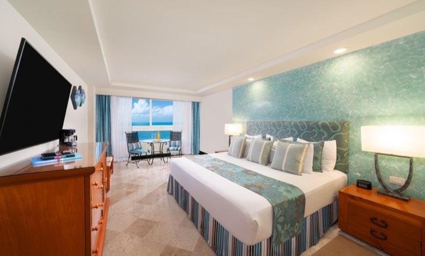 Image 26: Cancun All-Inclusive Beachfront Resort with Infinity Pool