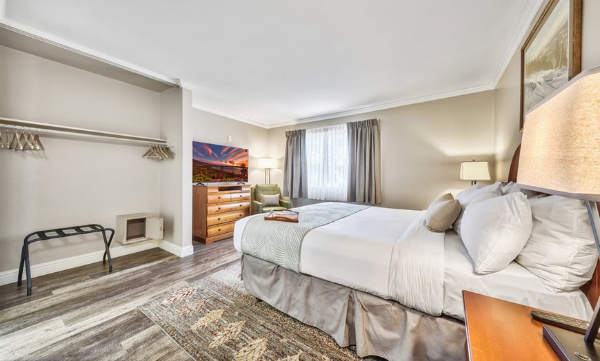 Image 26: South Lake Tahoe Suites near Heavenly Gondola