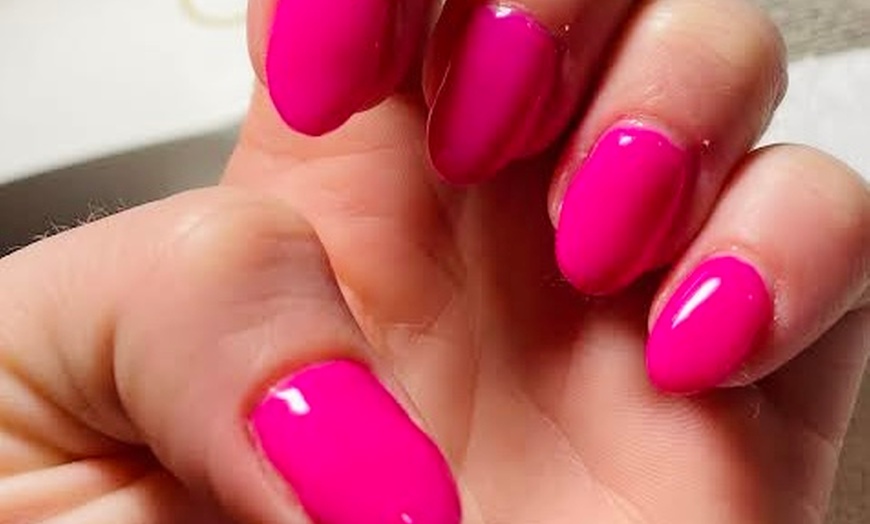 Image 4: Hydro Steam Spa Gel Mani-Pedi for Hydrated, Polished Nails