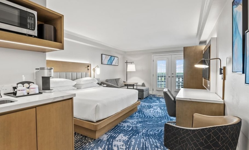 Image 20: 4-Star Orlando Downtown Hotel with Pool & Free Shuttle