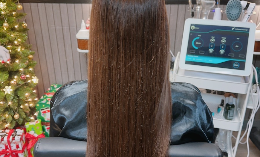 Image 9: Lux HeadSpa for 1-2 w/Upper-Back & Scalp Massage, Glass of Wine, Robes