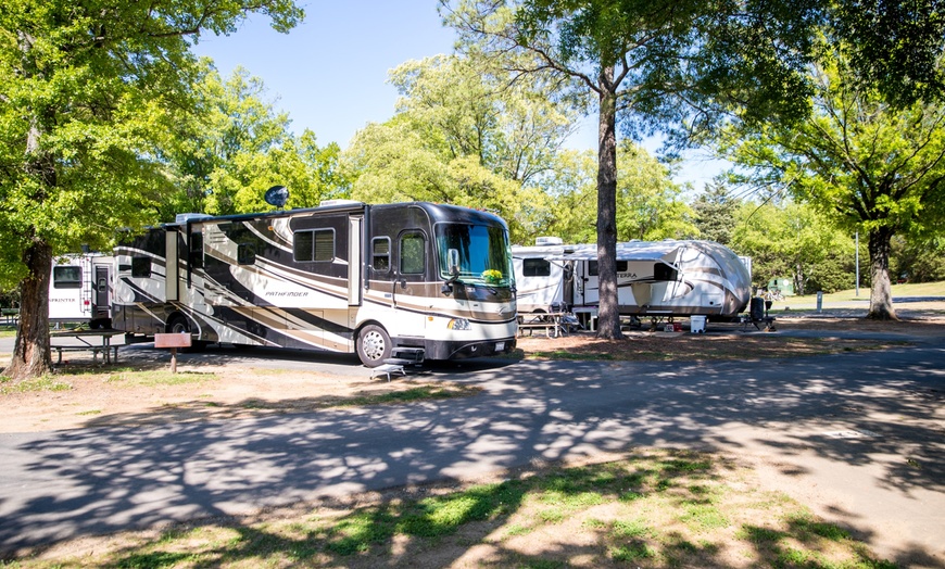 Image 5: Camping Stay at Full Hook-Up Back-In Site with Water, Sewer & Electric