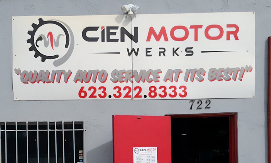 Image 5: Synthetic Blend & Full Synthetic Oil Changes | Cien Motor Werks