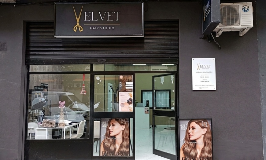 Image 5: Sesión de manicura semipermanente con opción a análisis capilar