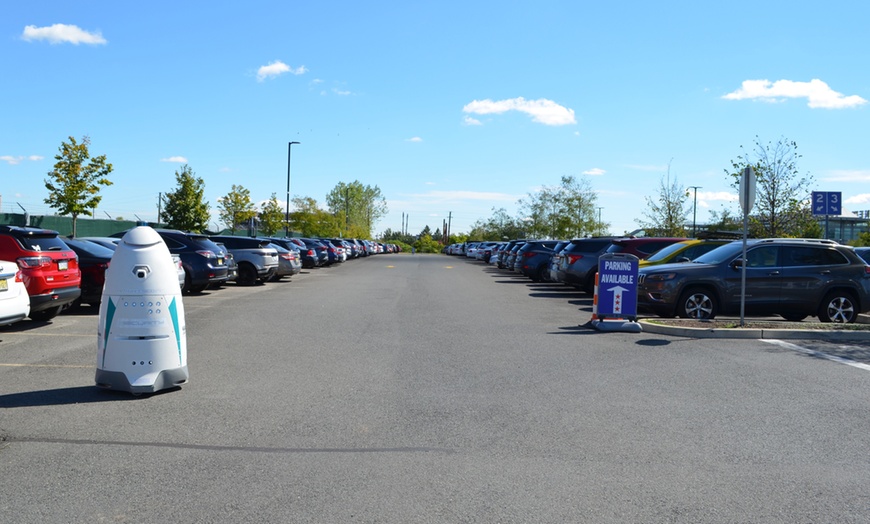 Image 4: 5-14 Days Parking at EWR at Newark Long Term Parking