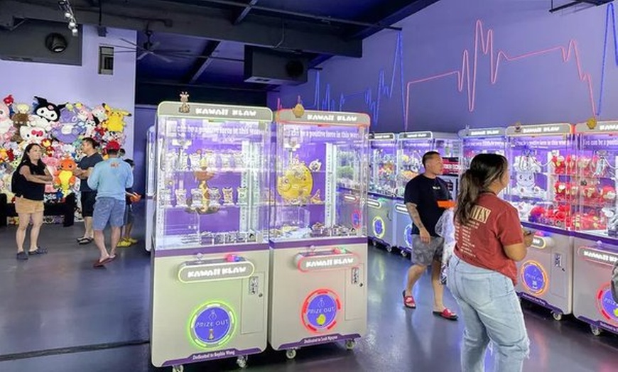 Image 4: Largest Claw Machine in America - Arcade Credits for Kawaii Klaws