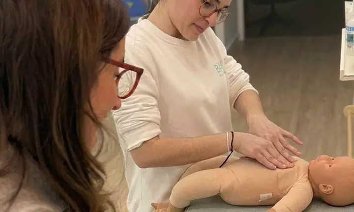Spa para bebés de 0 a 12 meses con sesión de hidroterapia y masaje