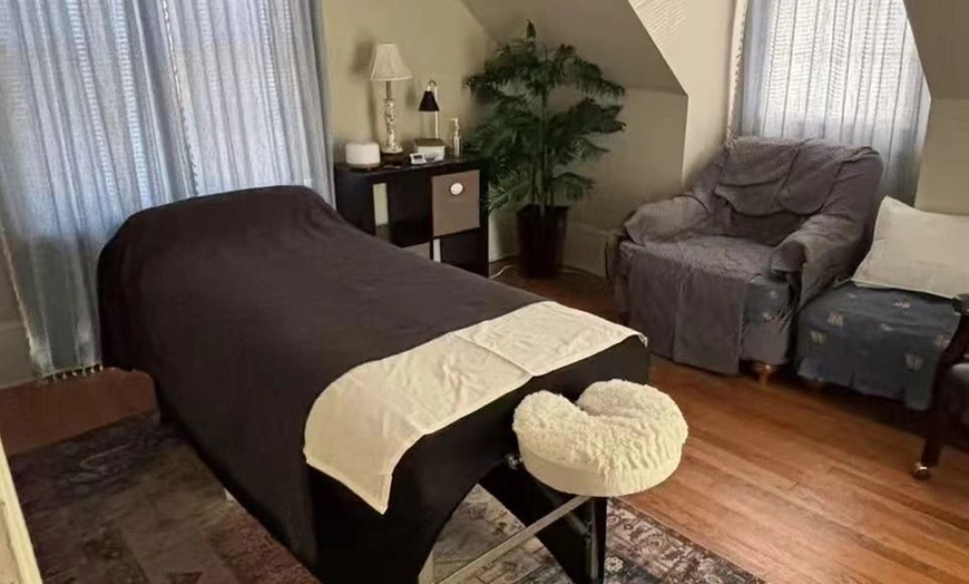 Image 4: Expert Custom or Oriental Massage for Solo or Couples at GK Massage