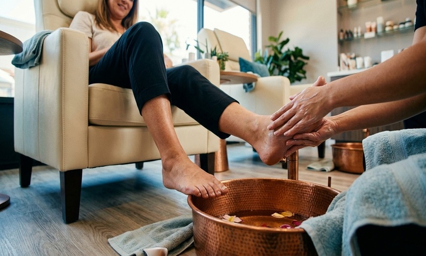 Image 3: Explore Shellac, Gel Manicures & Pedicures