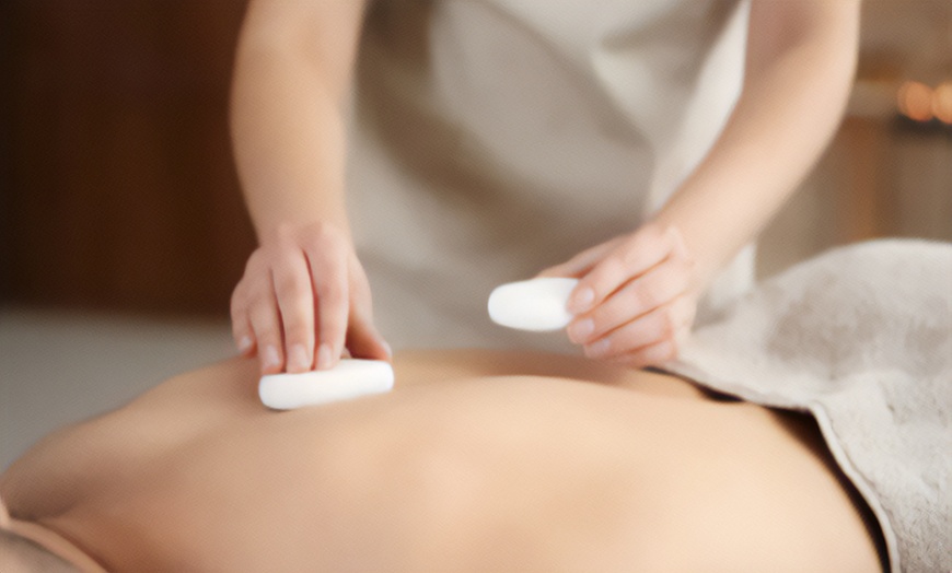 Image 2: Deep Muscle Relief & Relaxation with Infrared & Red Light Therapy