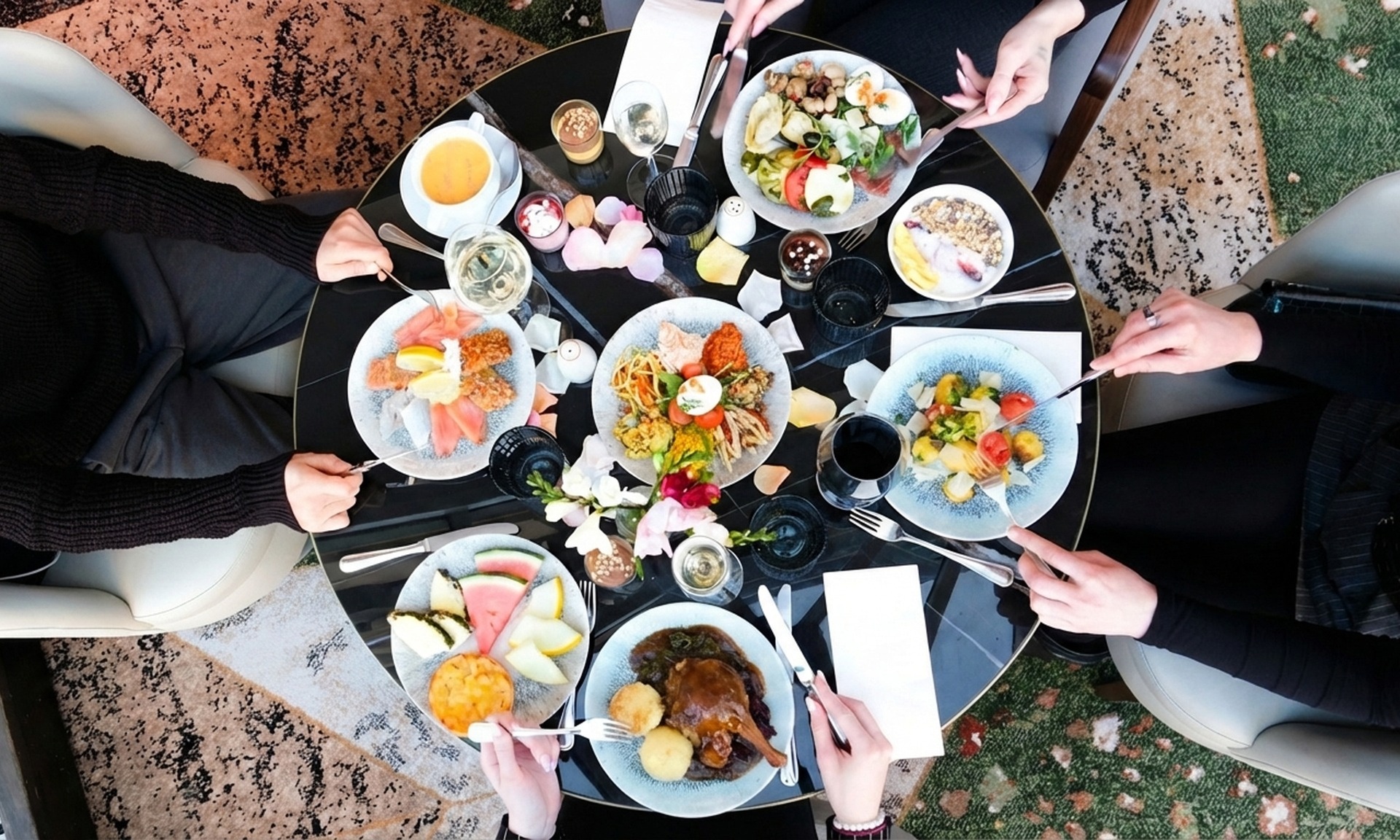 Lunch am Sonntag mit Sektempfang im Hilton Berlin vom 08.02.-28.06.26