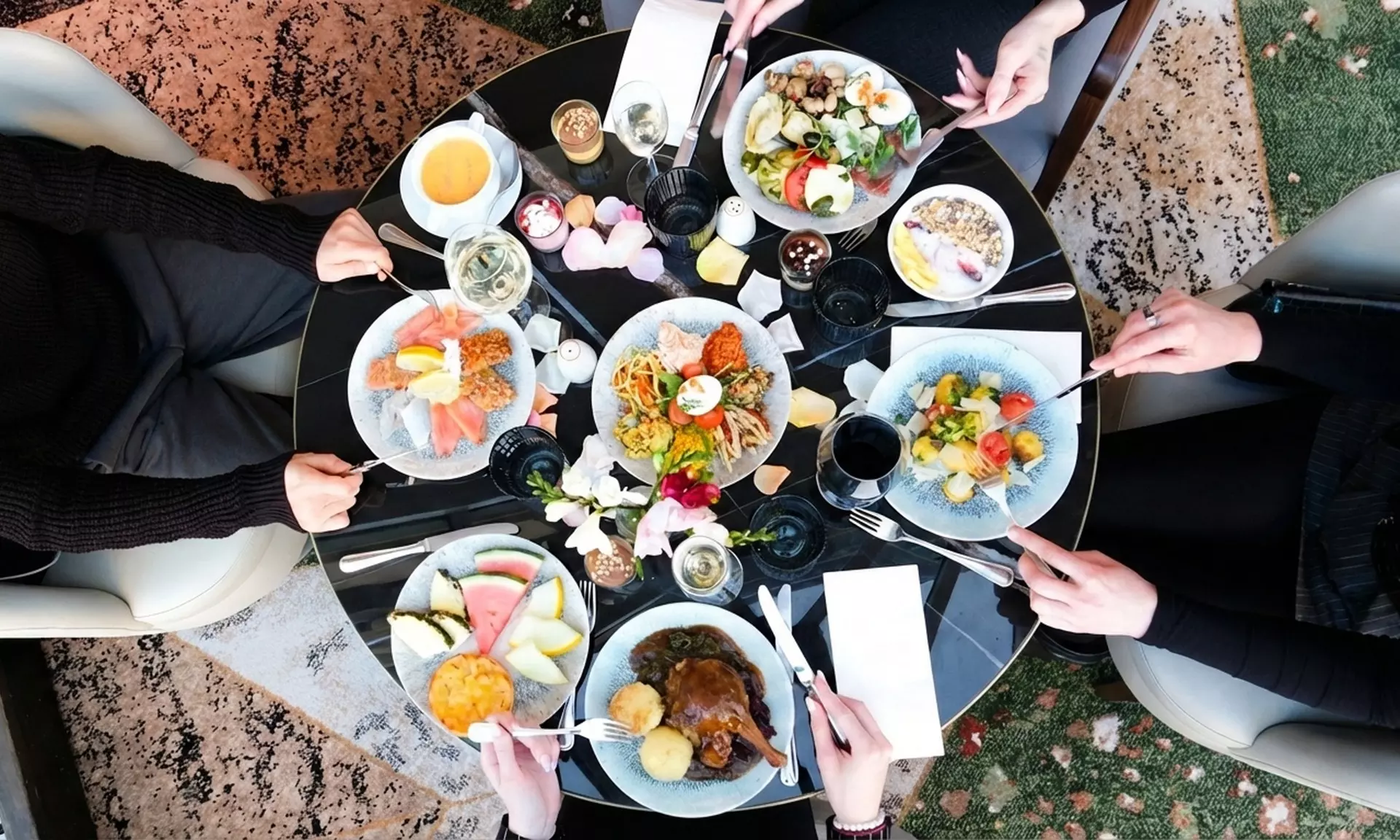 Lunch am Sonntag mit Sektempfang im Hilton Berlin vom 08.02.-28.06.26