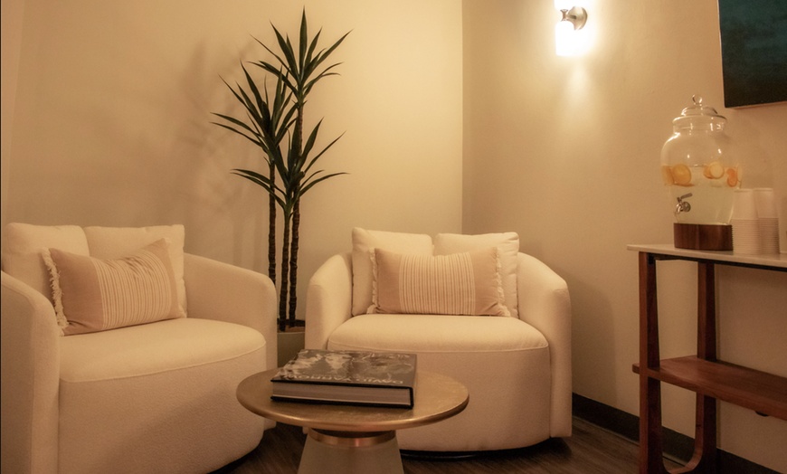 Image 6: 60 or 90-Min Custom Facial & Spa Day at House of Hudson