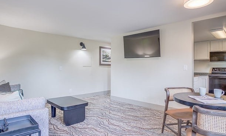 Image 11: Lincoln City Beachfront Hotel on the Oregon Coast