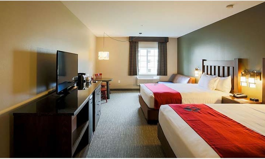 Image 19: Great Wolf Lodge Gurnee Indoor Water Park Resort