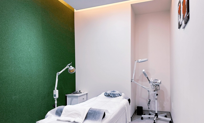 Image 4: 60 or 90-Min Chinese Massage at ACA Long Island Sven