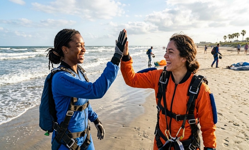 Image 7: Get Bird’s Eye View of Houston with Tandem Skydive for 1 or 2 People 