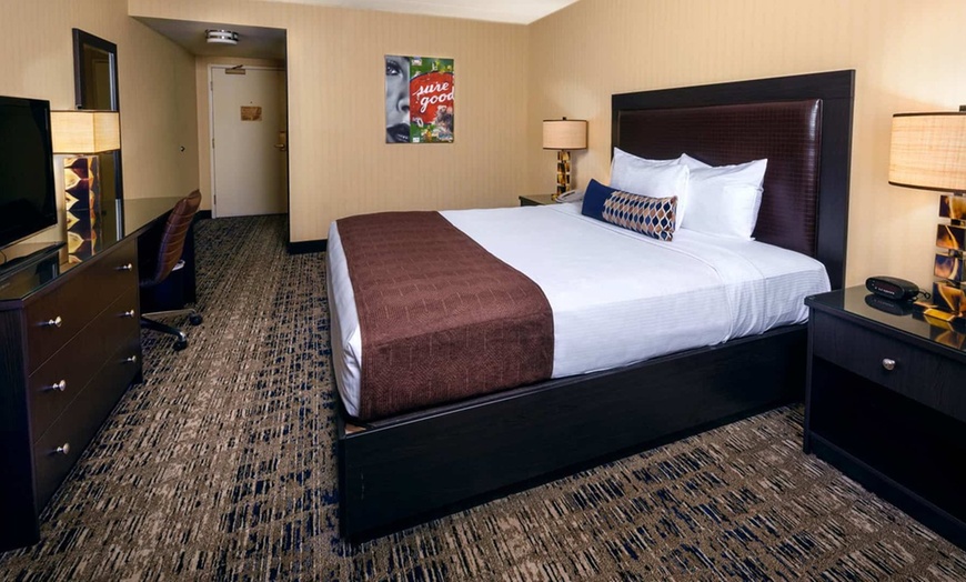 Image 12: Las Vegas Casino Hotel with Pool and Entertainment