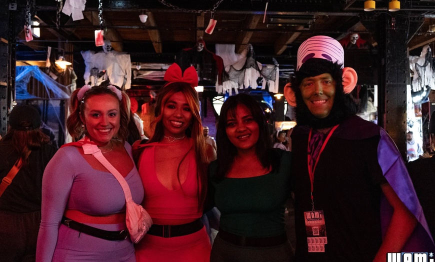 Image 27: Explore Chicago's Halloween Bar Crawl with VIP Deals