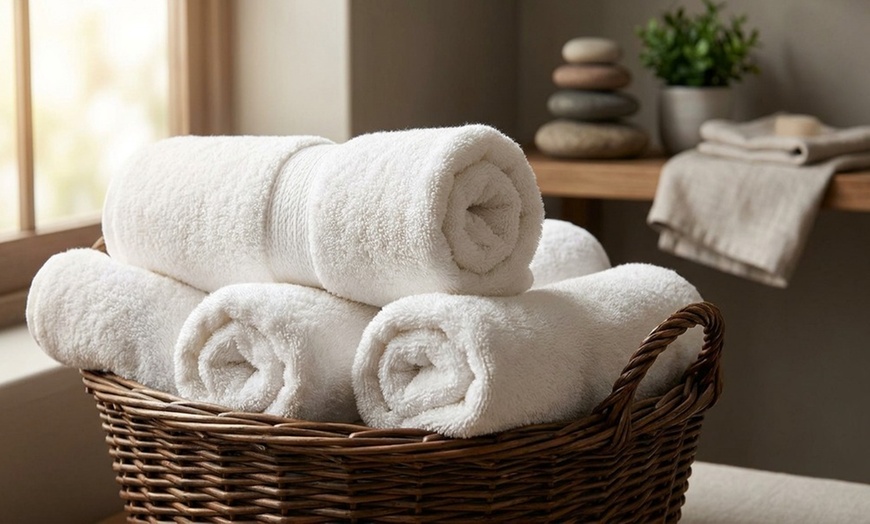 Image 2: Enjoy a 60-Minute Couples Body Massage with Hot Stones