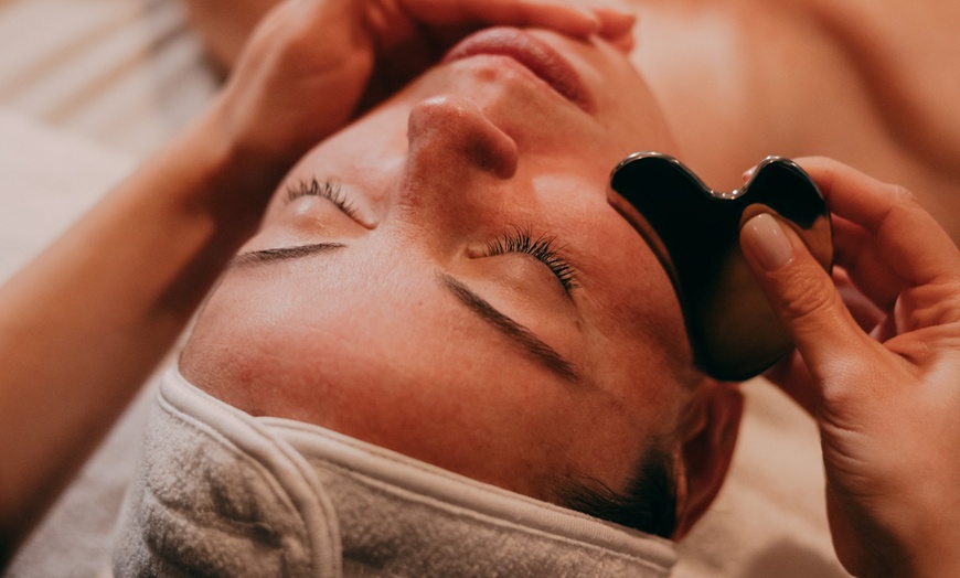 Image 2: Massage, Facial or Couples Massage with Elevation at Massage Heights