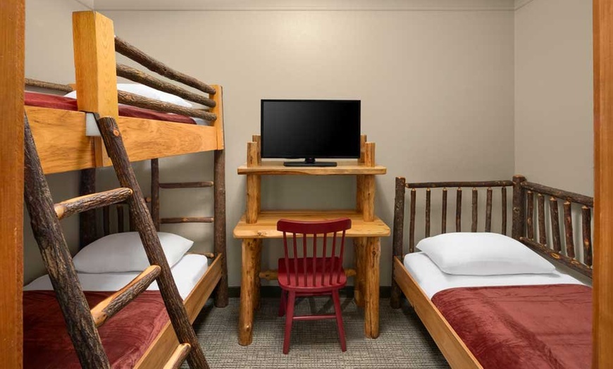 Image 22: Great Wolf Lodge Sandusky Indoor Water Park Resort