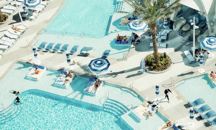 Image 2: Fontainebleau Las Vegas Oasis Cinema Experience: Poolside Movies Under the Stars