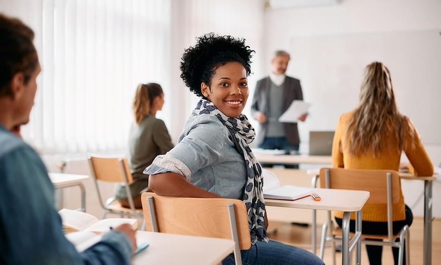 Image 2: Flexible Real Estate Education & Career Support with License Package!