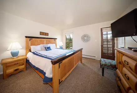 1 Bedroom Condo