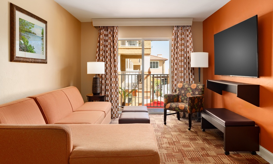 Image 6: Member-Only Deal: Inn of Naples, Tapestry Collection by Hilton