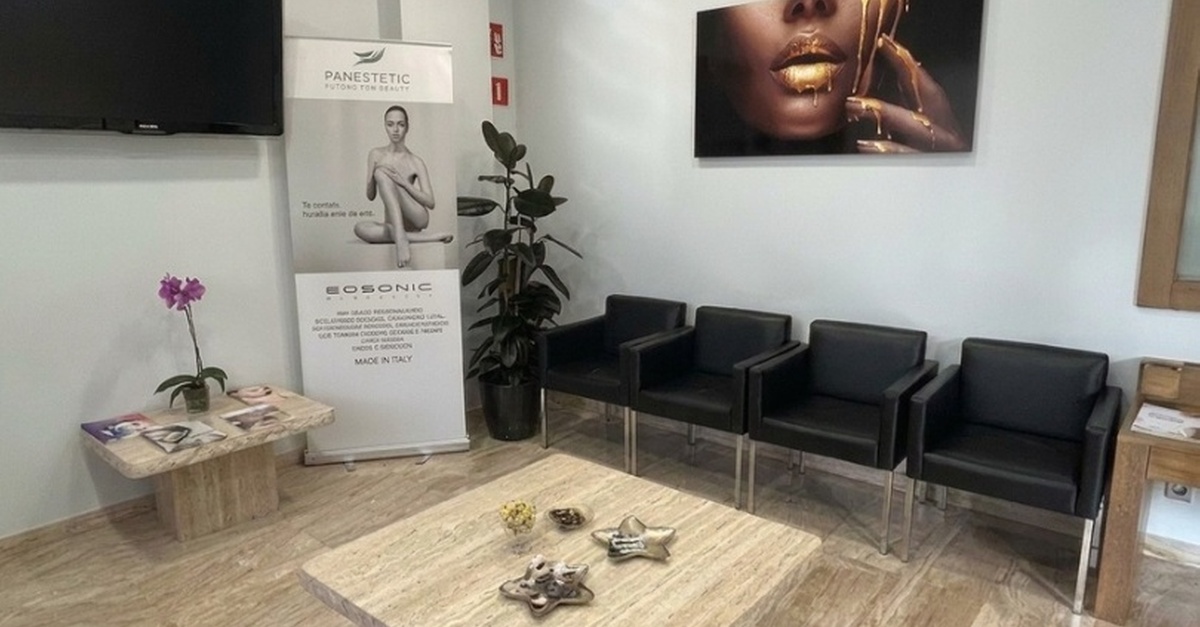 Tratamiento facial revitalizante para ojeras, bolsas o papada en Palma de Mallorca