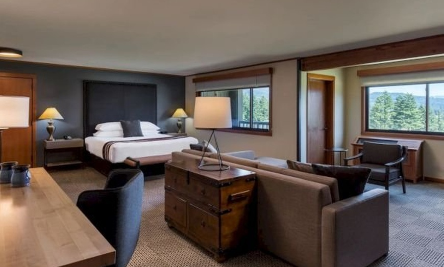 Image 21: Columbia River Gorge Lodge with Spa & Indoor Pool