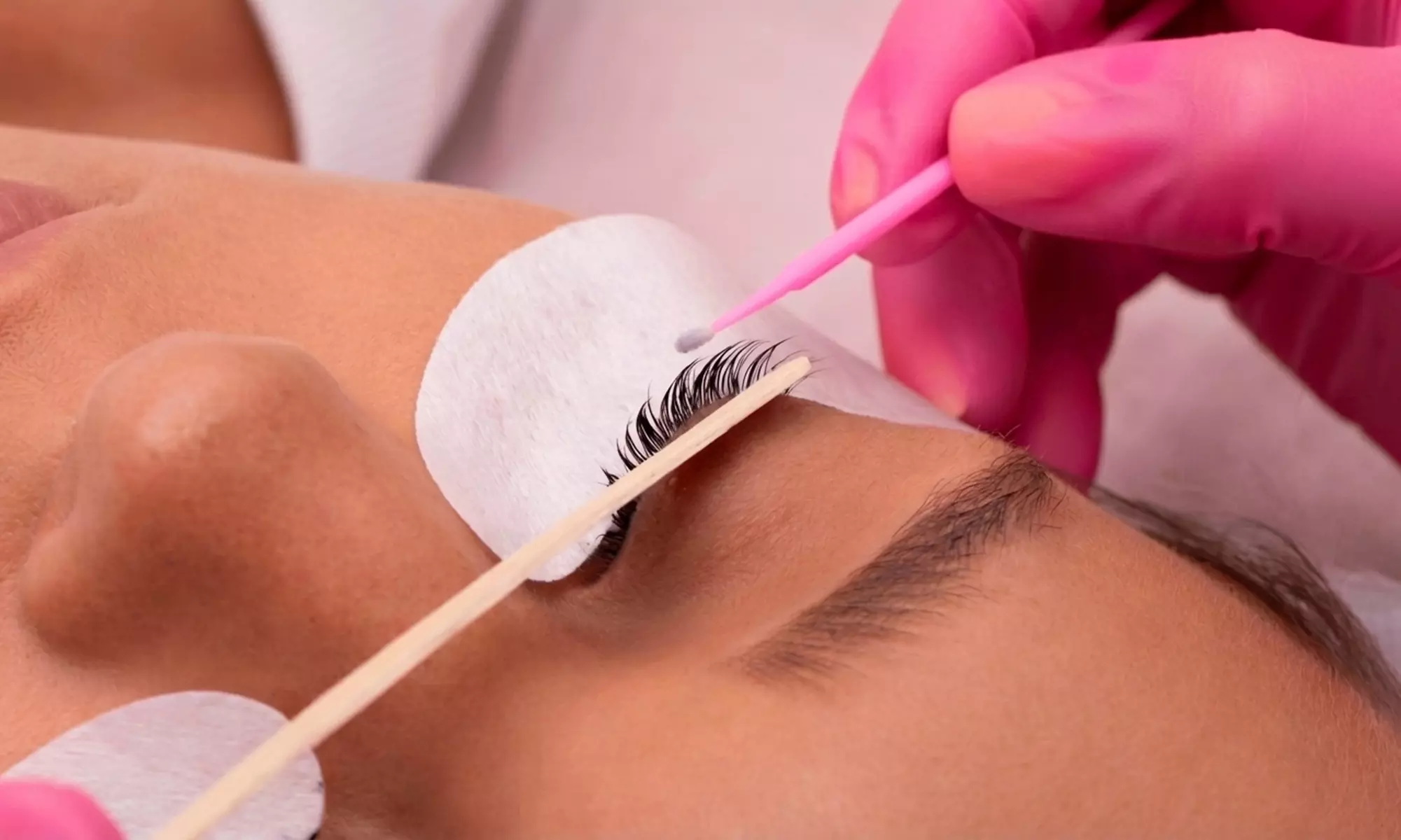 Lifting y tinte de pestañas con opción a tratamientos para cejas